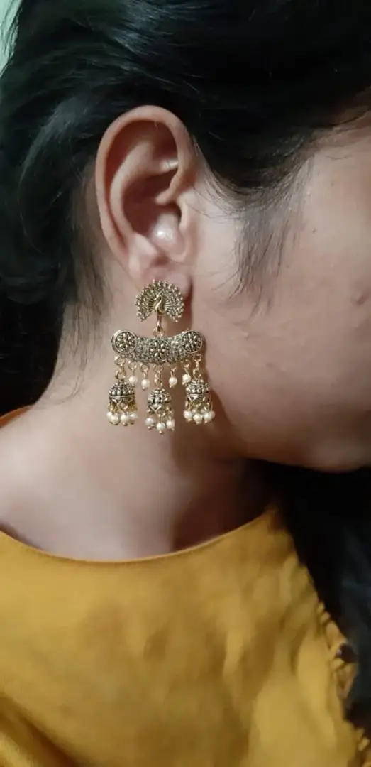 Girl jhumka pic new arrivals
