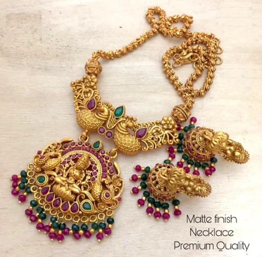 Matte finish necklace premium quality online