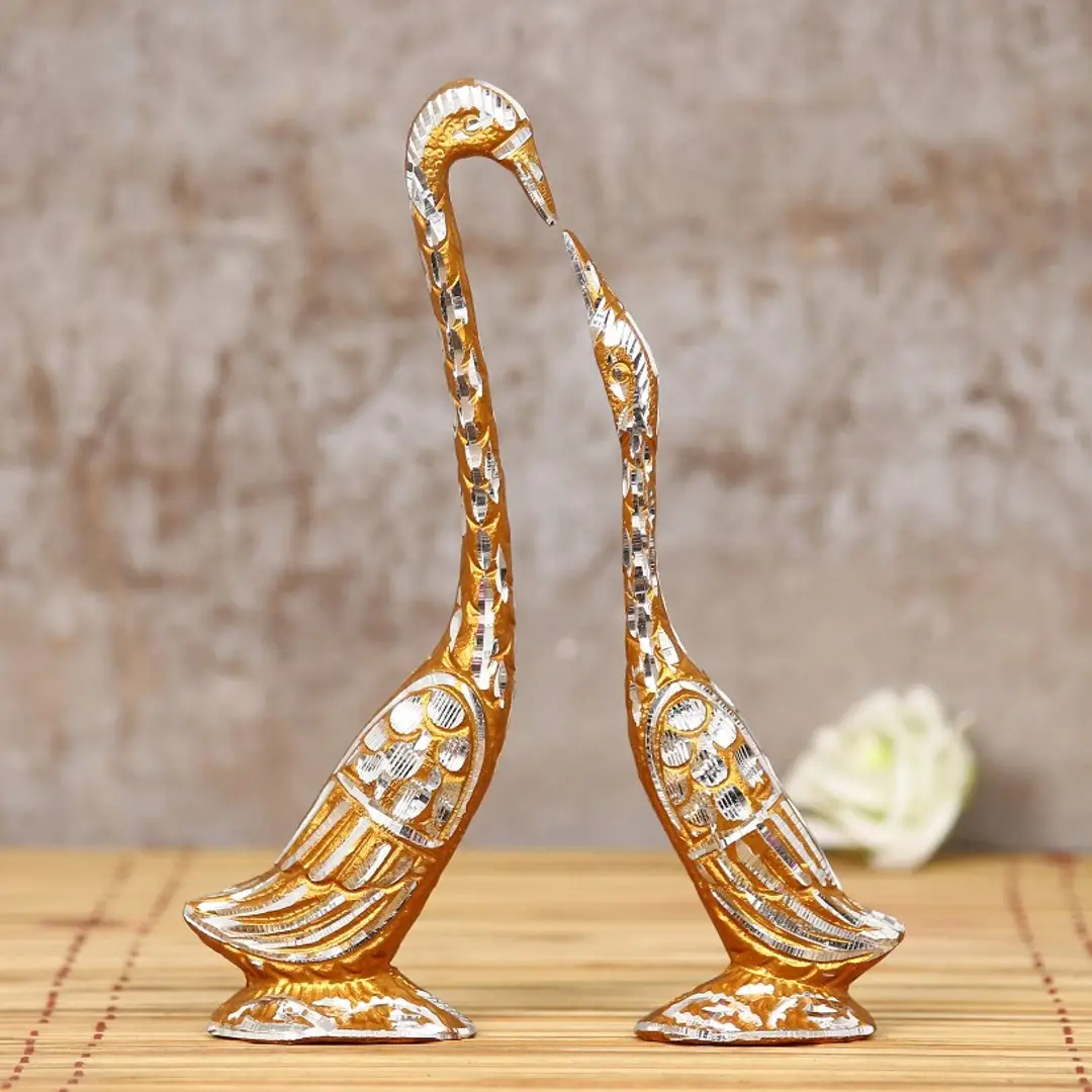 2 Pcs Aluminium Gold Pair Of Kissing Duck Showpiece Set 