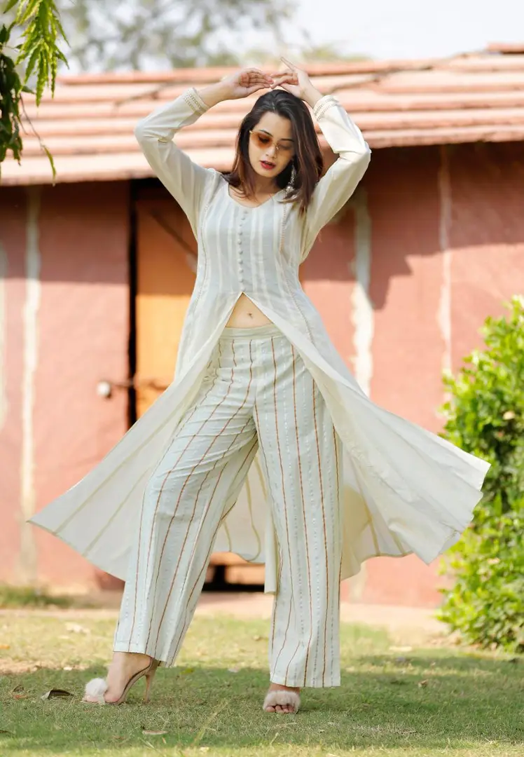 Buy Amber Yellow High Slit Kurti with Skirt and Mirror Embroidery-hautamhiepplus.vn