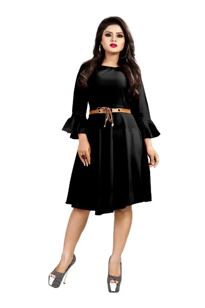 सेलेब्स से जानें ब्लैक वेस्टर्न ड्रेस को कैसे करें स्टाइल | how to style black  western dress | HerZindagi