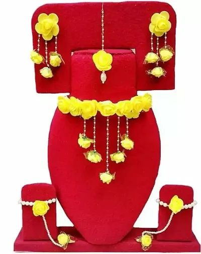Traditional Floral Style Haldi Mehnadi Necklace Set