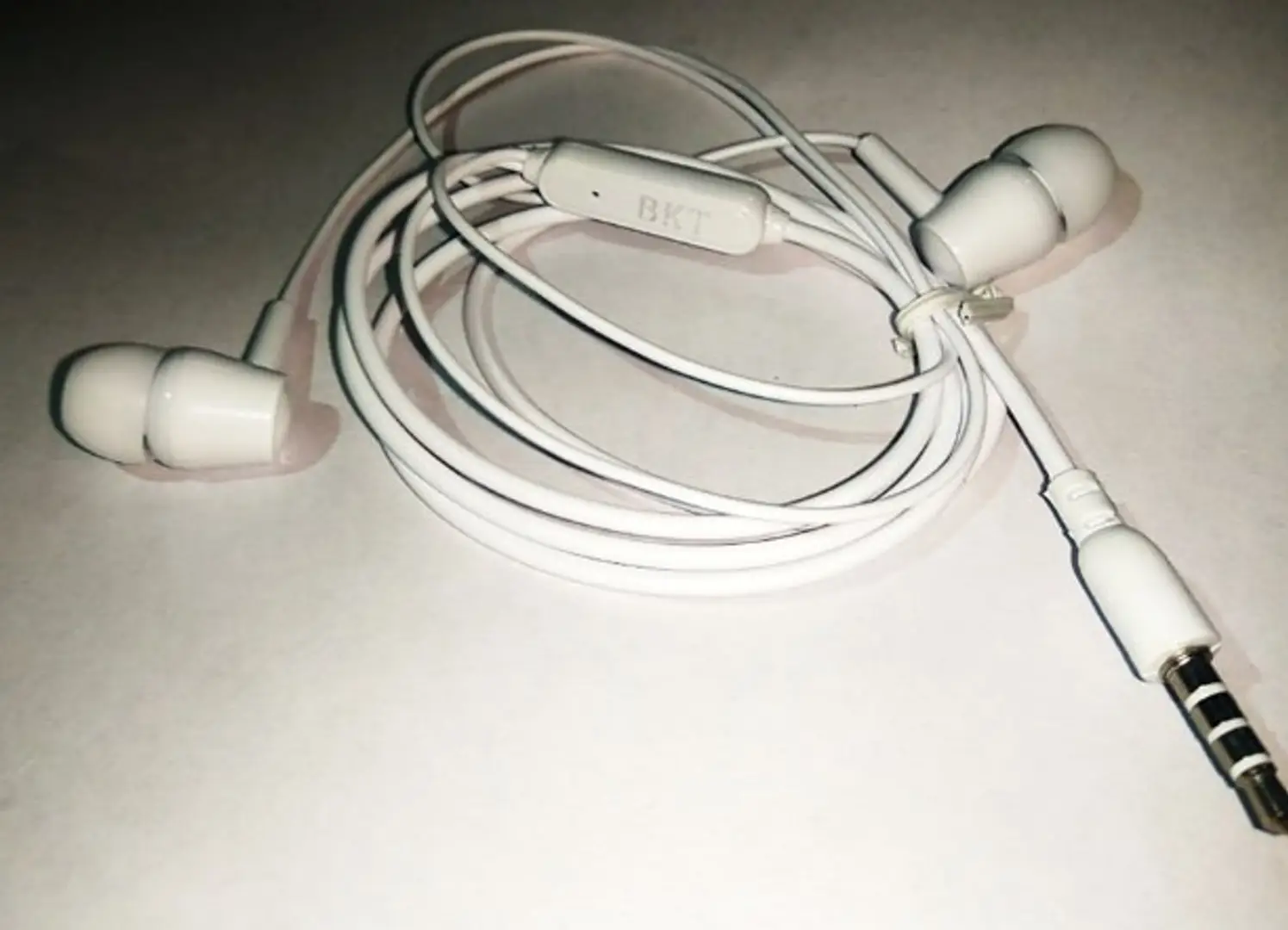 Bkt earphones store