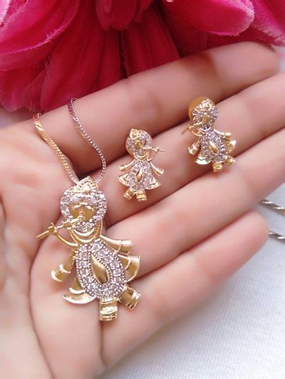Kanha Pendant With Earrings