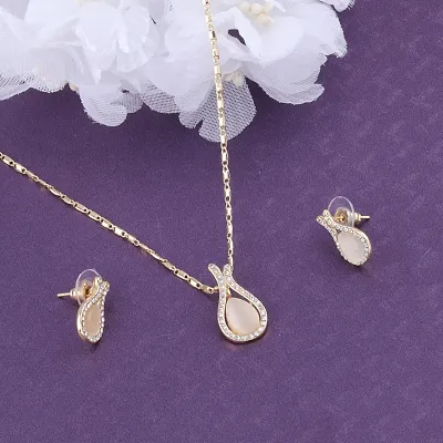 Stylish Delicate  Pendant Set For Women And Girls