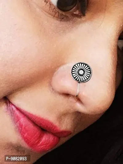 Tiny Secret Stud L-Shape Nose Ring in 14k Gold | Maison Miru